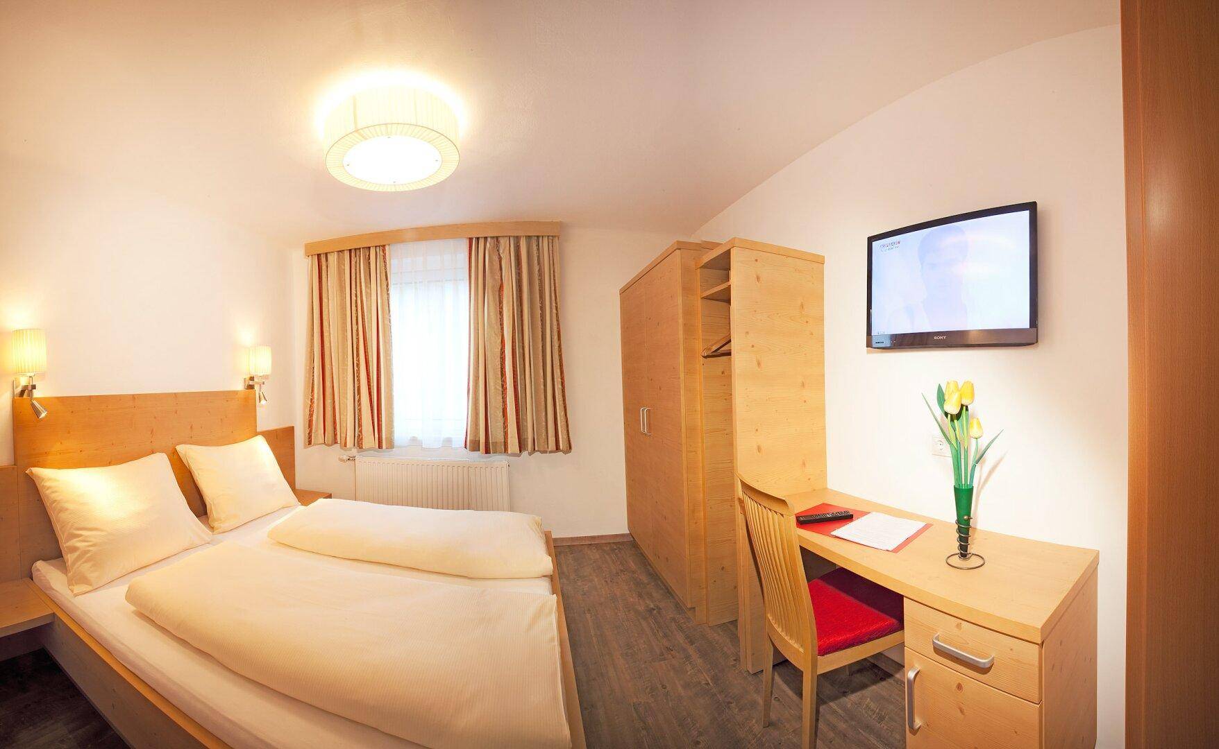 Preisreduzierung! Wohn- / Geschäftshaus mit Ladenlokalen und Ferien-Apartments im Zentrum von Zell am See - Ansicht 5