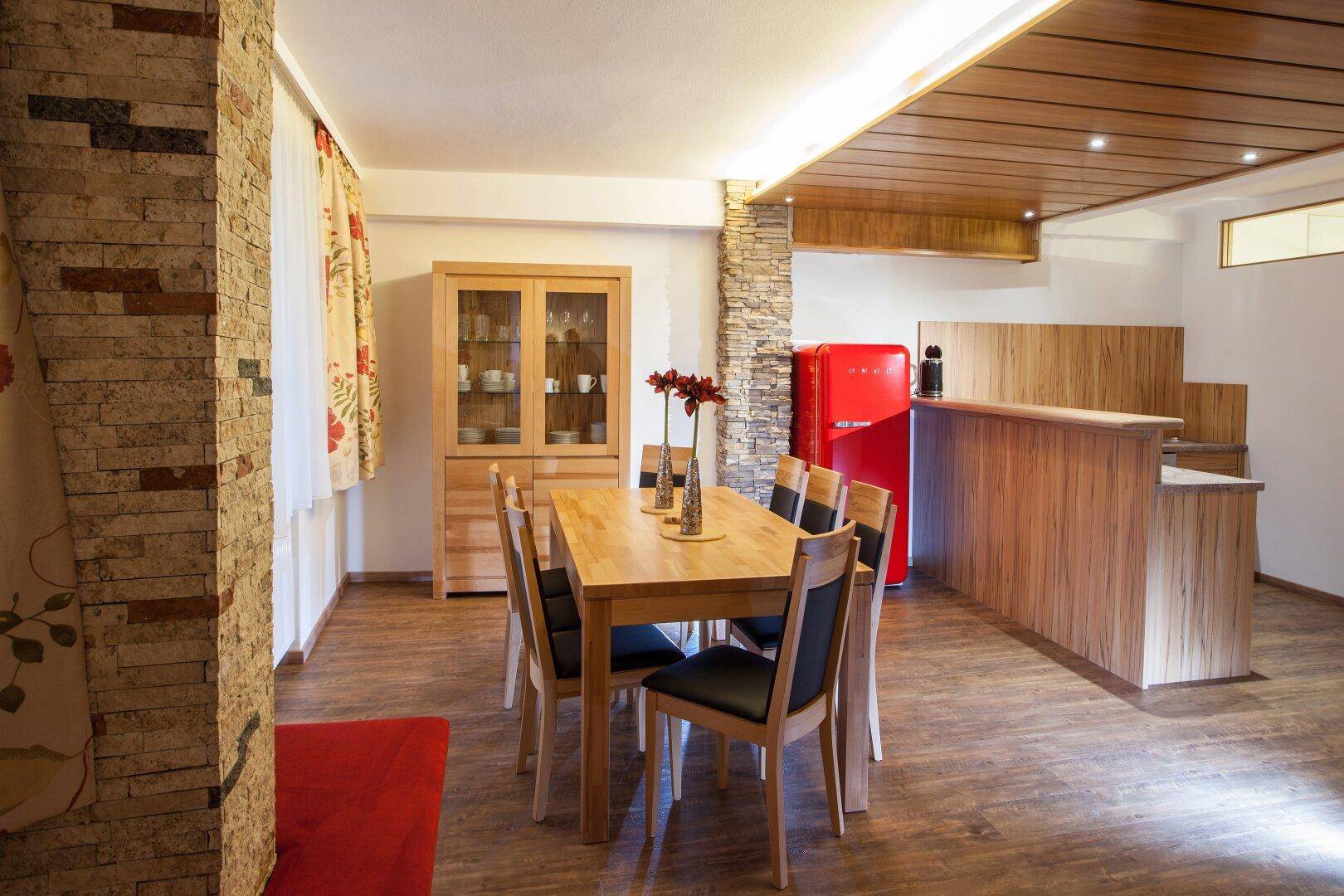 Preisreduzierung! Wohn- / Geschäftshaus mit Ladenlokalen und Ferien-Apartments im Zentrum von Zell am See - Ansicht 6