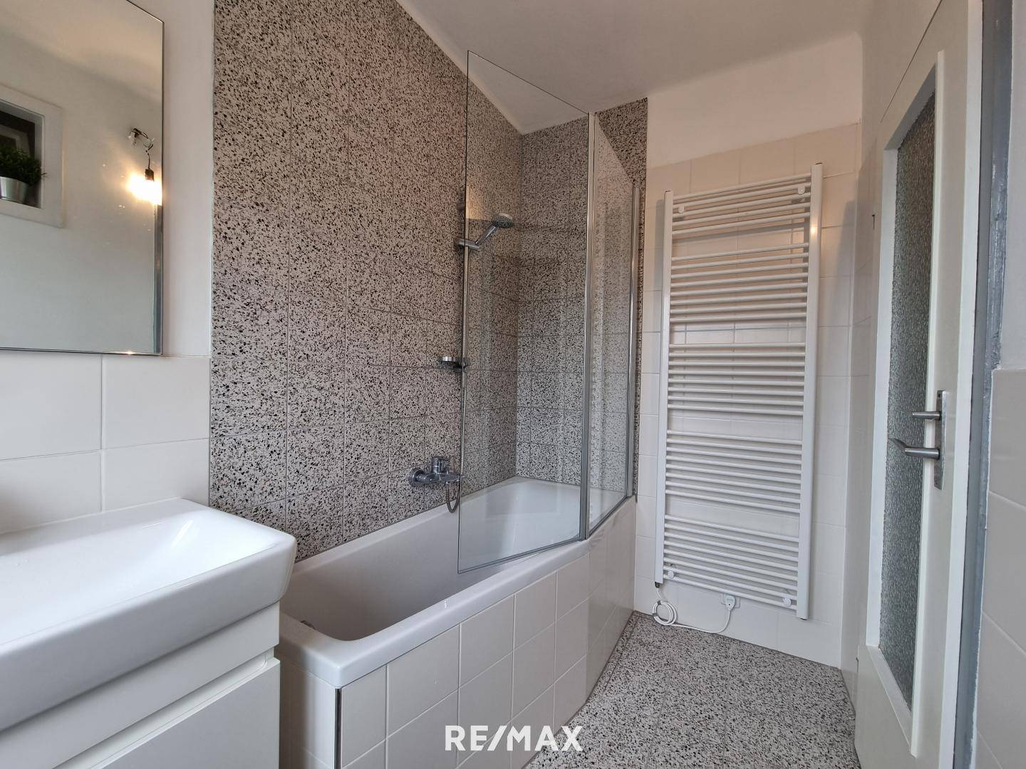 perfekt eingebaute Wanne