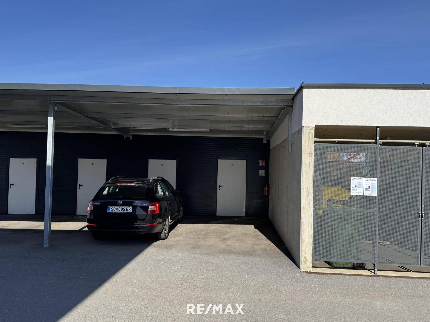 zwei Carports mit Kellerersatzraum