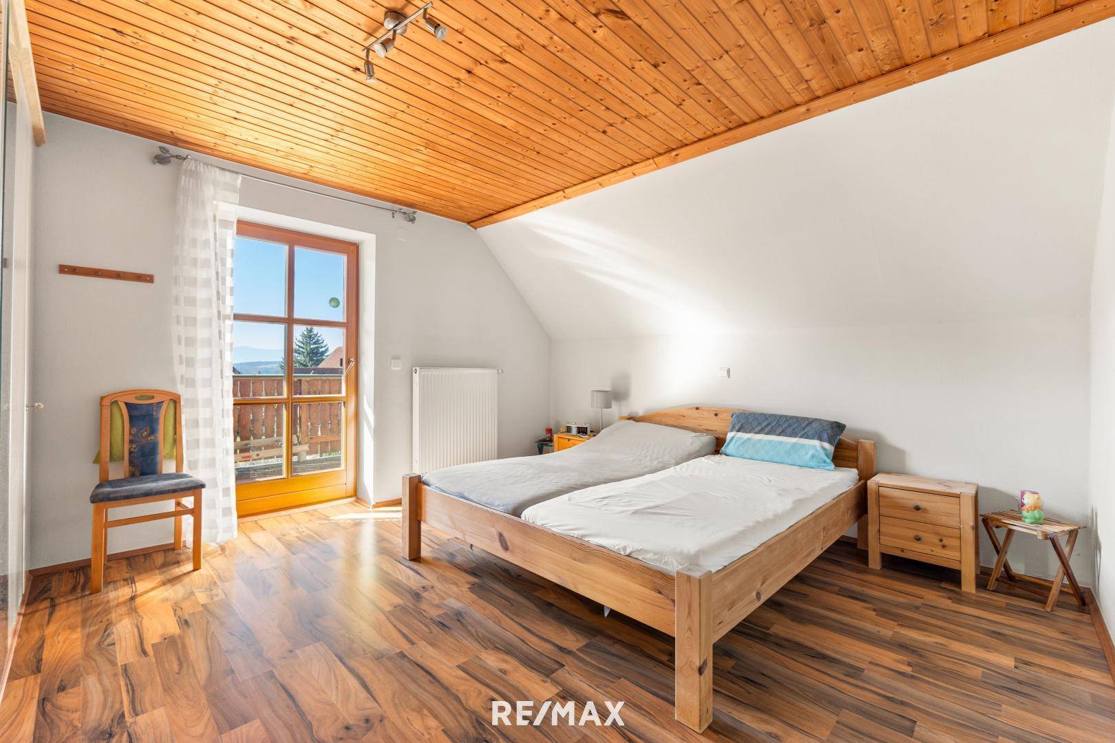 Schlafzimmer 1 DG (1)