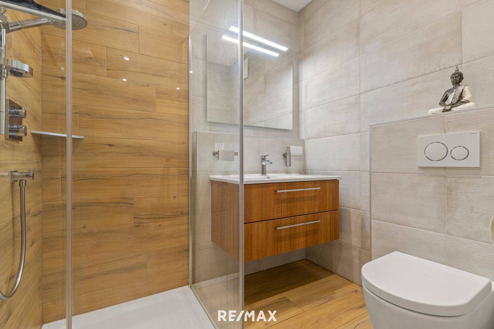 Badezimmer DG