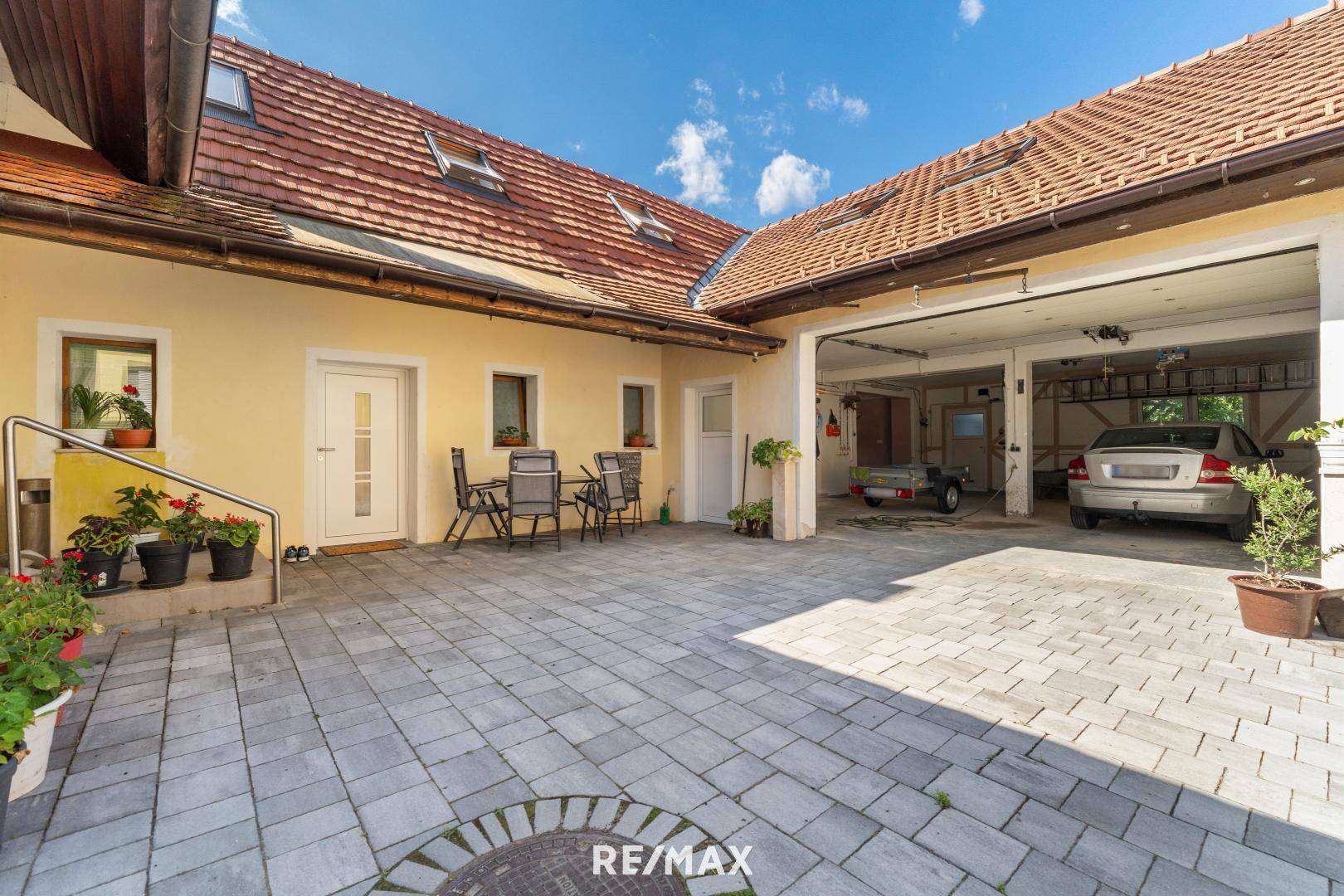 Außenansicht Garage