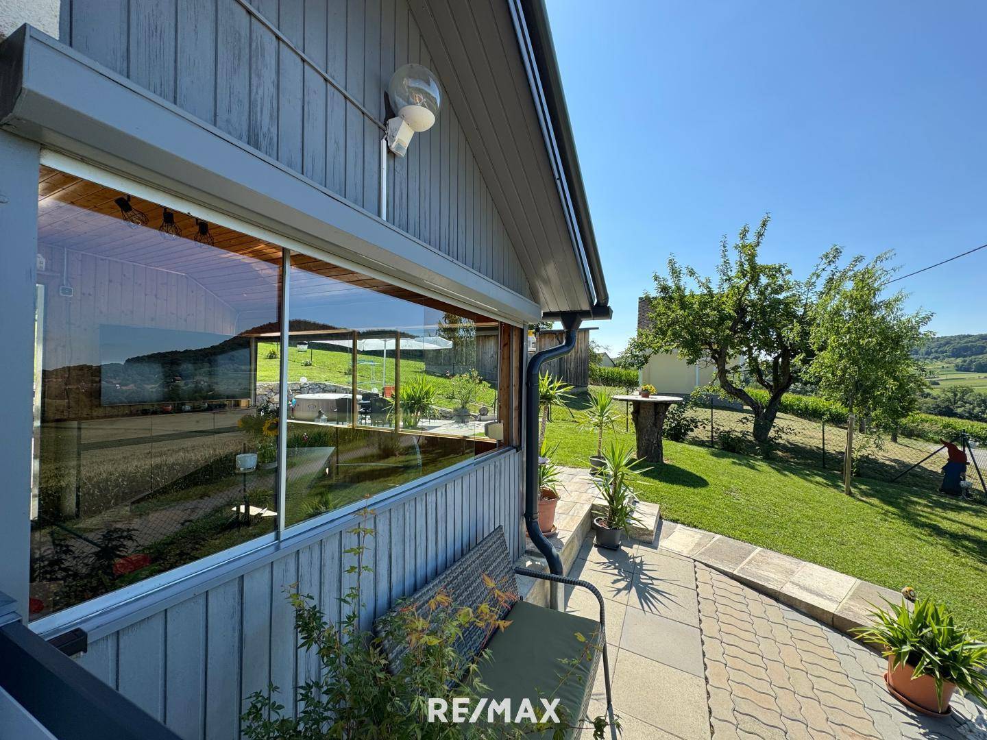 Balkon mit Blick zum Wintergarten