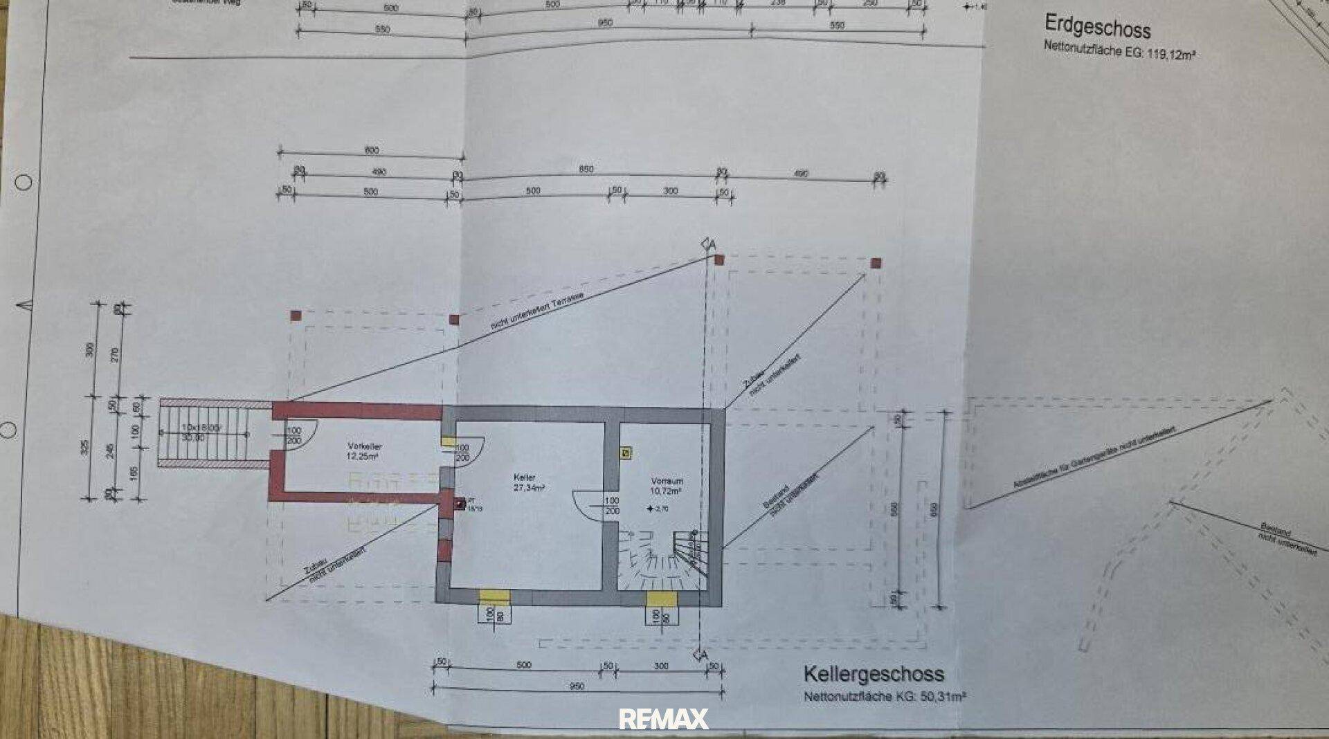 Grundriss des Kellergeschosses mit Abstellräumen und Treppenaufgang.