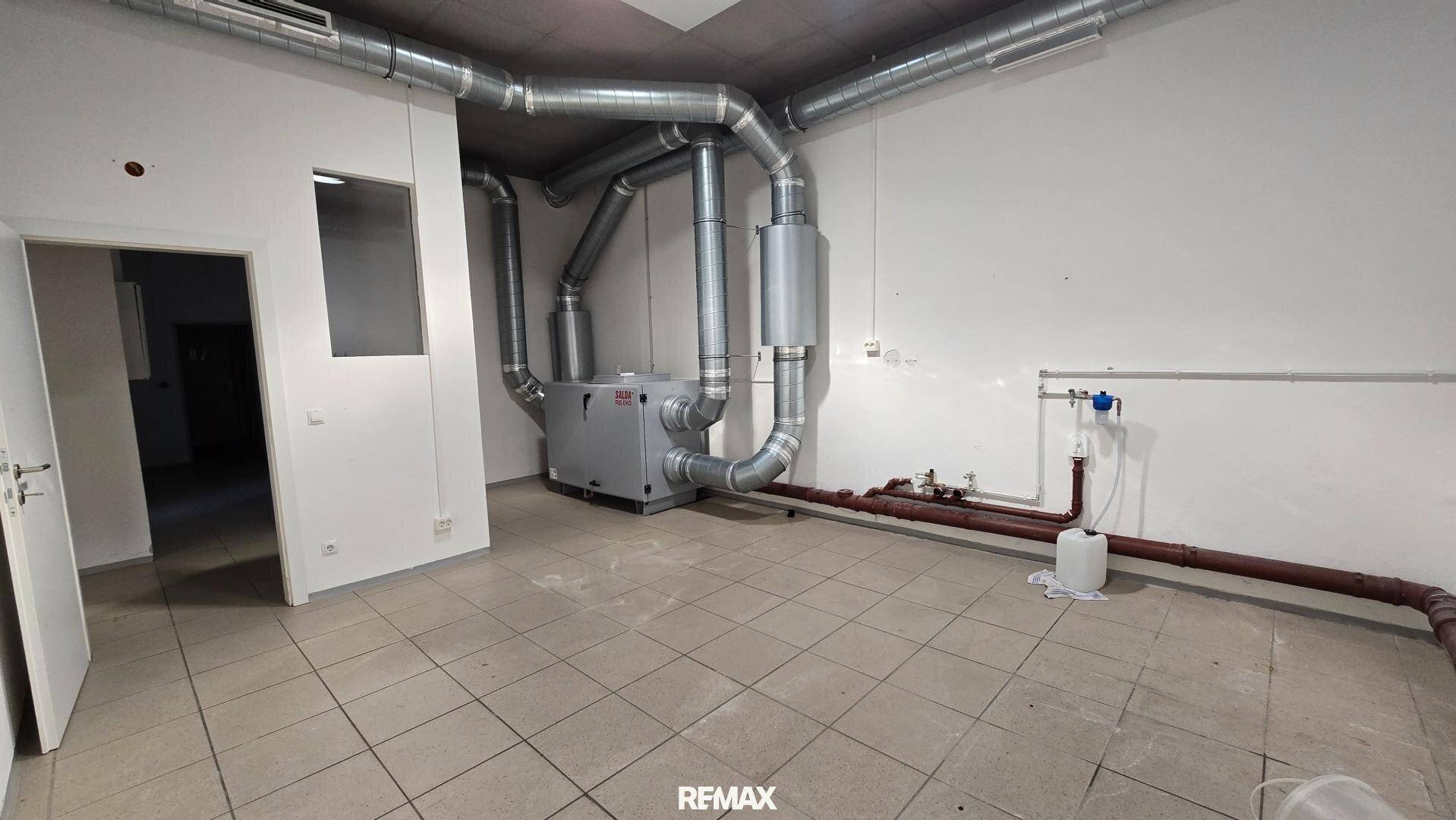 Gewerbe und/oder Büro 227 m² um € 8,50 pro m² - Mehr