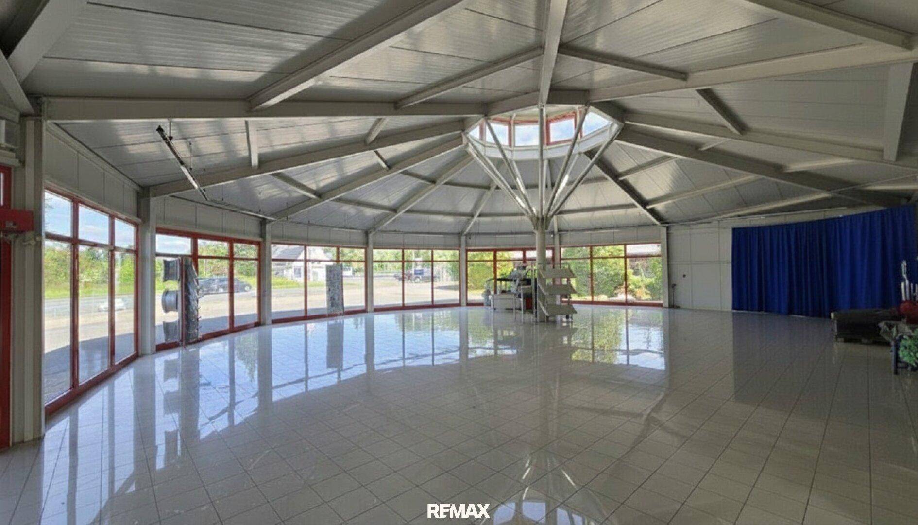 Flexible Gewerbefläche in Spielfeld – 330 m² Halle, 700 m² Freifläche, teilbar und bestens sichtbar - Ansicht 5