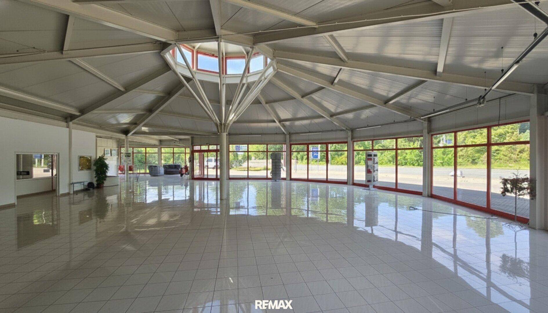 Flexible Gewerbefläche in Spielfeld – 330 m² Halle, 700 m² Freifläche, teilbar und bestens sichtbar - Ansicht 6