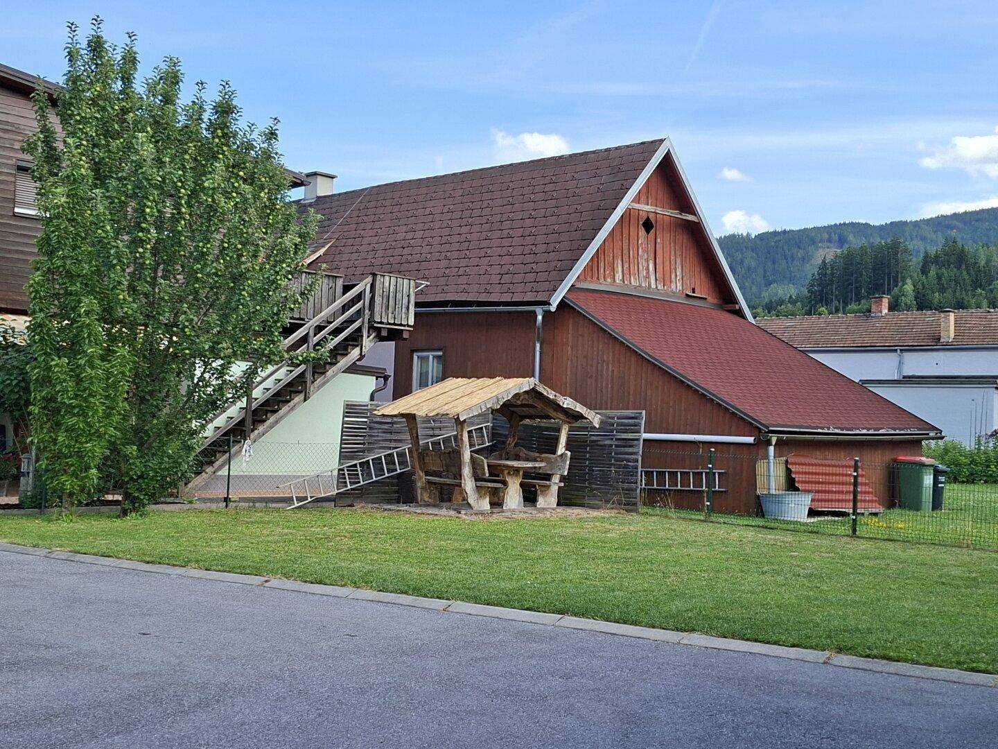 15713-Laube
