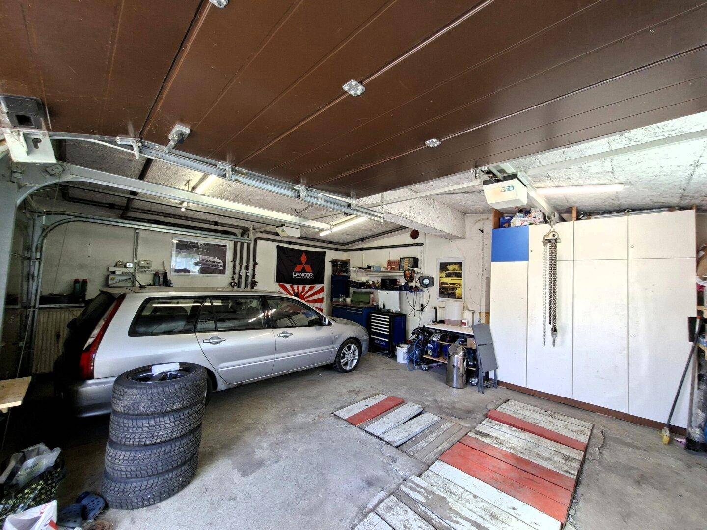 15715- Garage 1+2