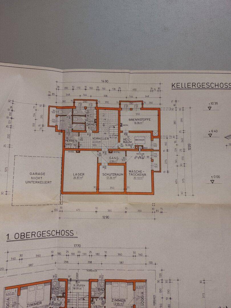 Grundriss des Kellergeschosses mit Lager-, Heiz- und Waschräumen sowie einem Schutzraum.