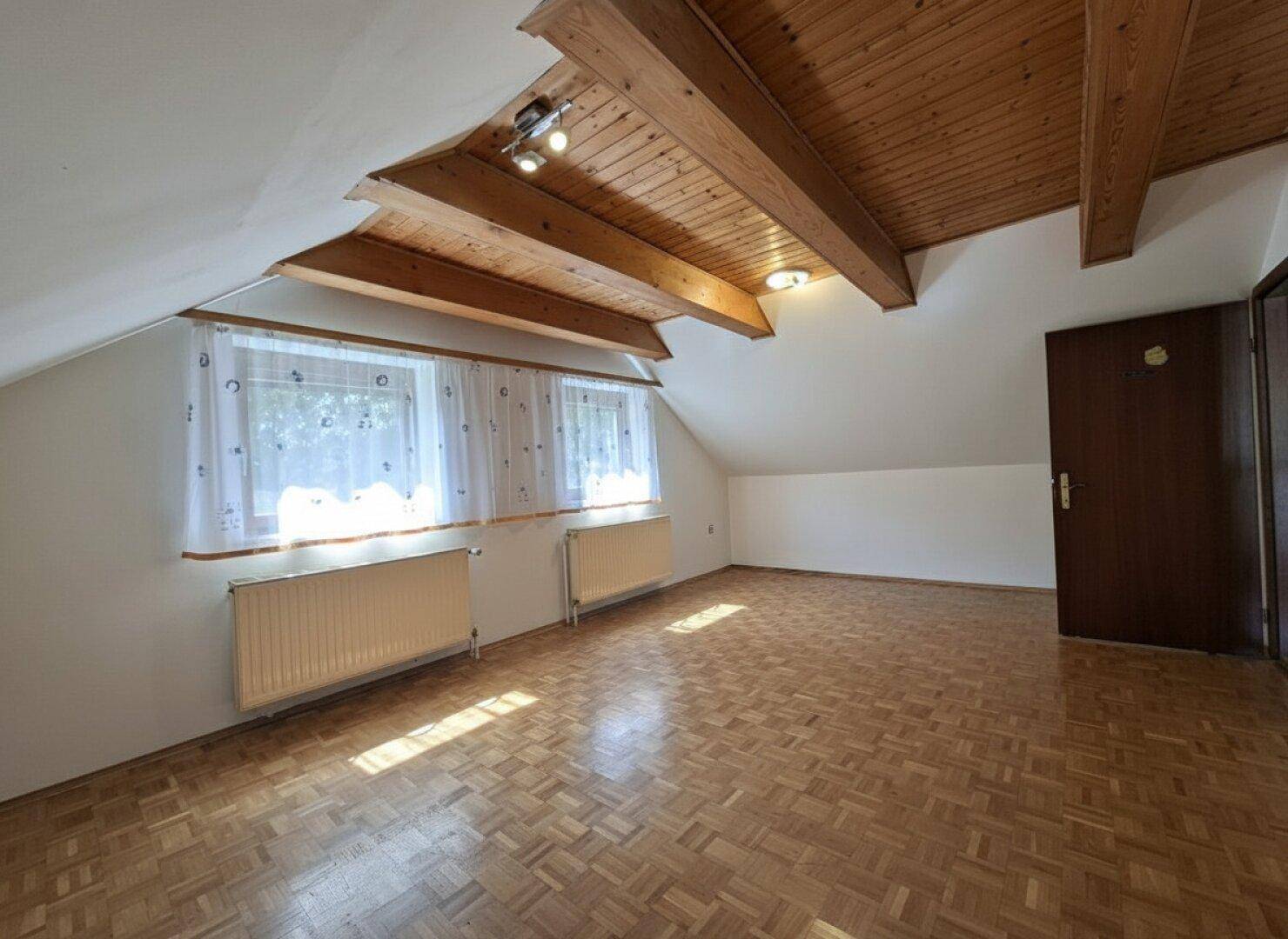 Schlafzimmer DG