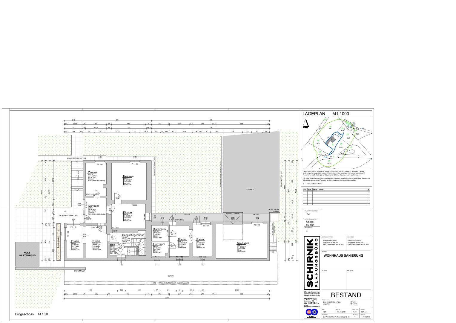 Grundriss des Erdgeschosses mit Garage und Gartenhaus.