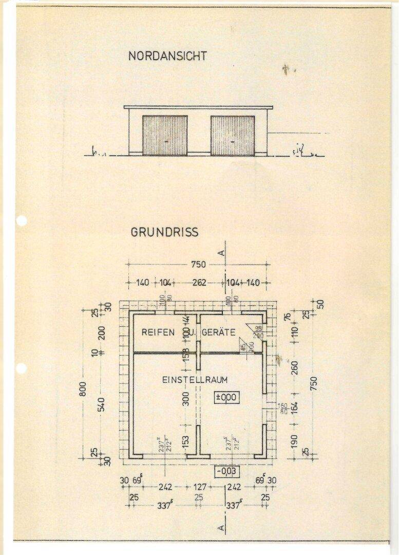 Grundriss und Nordansicht einer Doppelgarage mit Abmessungen und Raumaufteilung.
