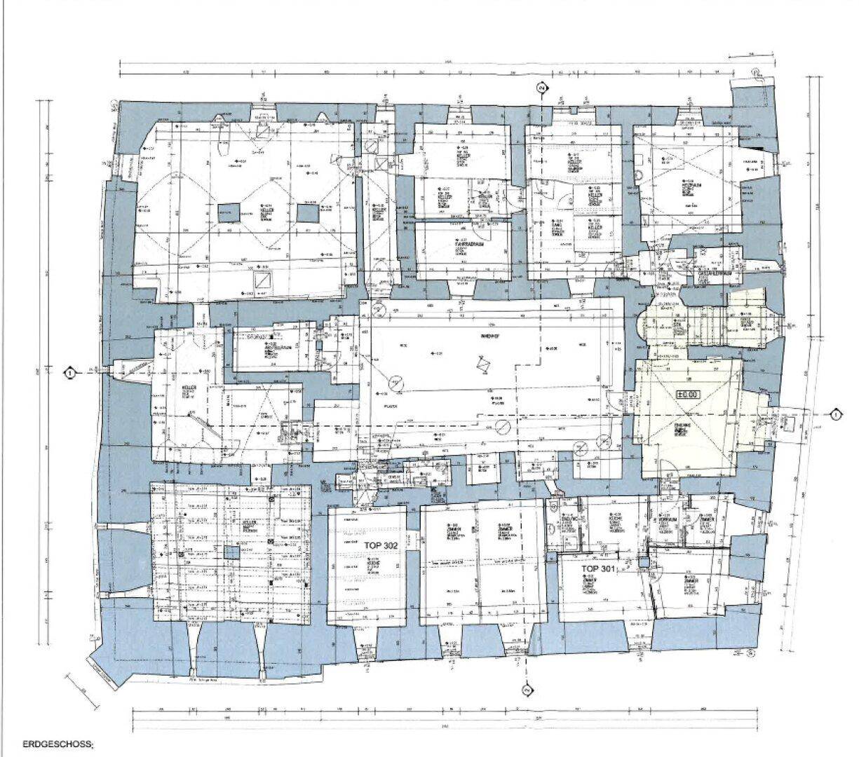 Grundriss des Erdgeschosses mit detaillierter Raumaufteilung und verschiedenen Wohneinheiten.