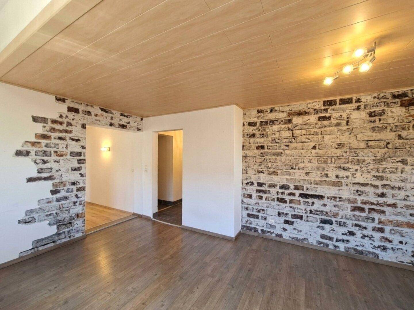 15972-Wohnraum/Büro