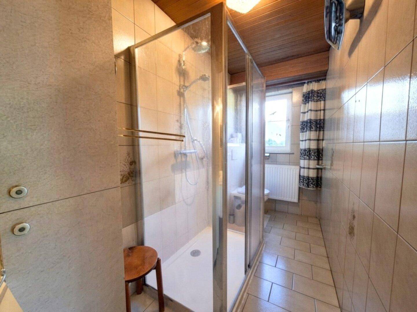 15975-Dusche-WC EG