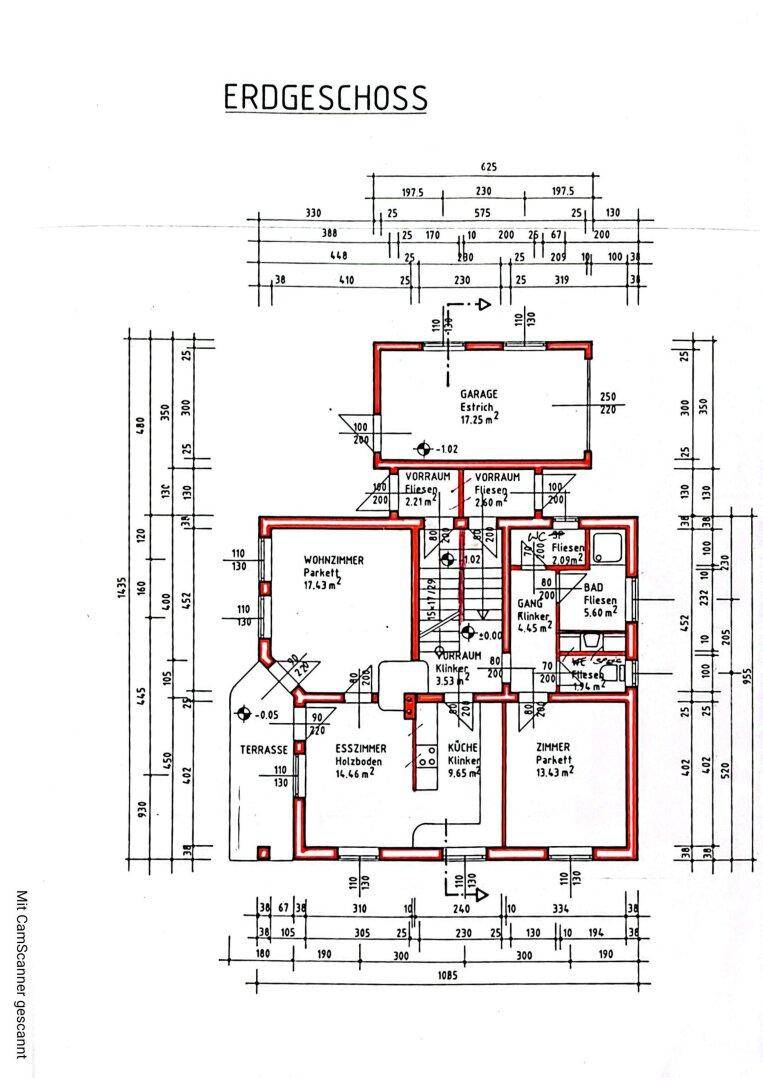Grundriss des Erdgeschosses mit Wohnzimmer, Küche, Zimmer und Garage.