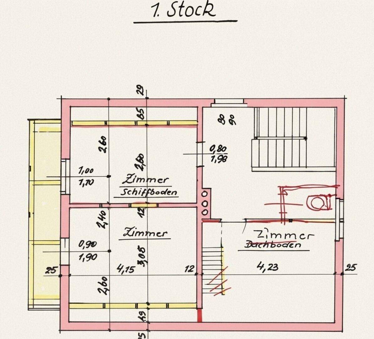 Grundriss des ersten Stocks mit mehreren Zimmern und einem Balkon.