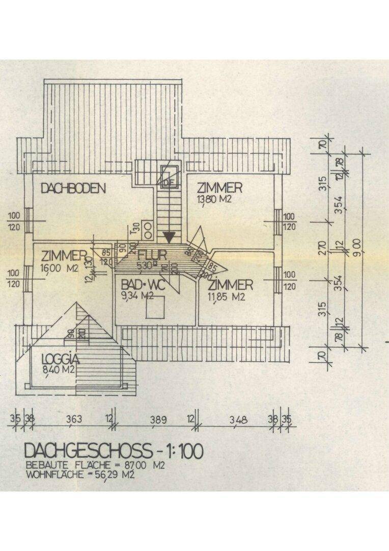 Grundriss des Dachgeschosses mit Schlafzimmern, Bad und Loggia.