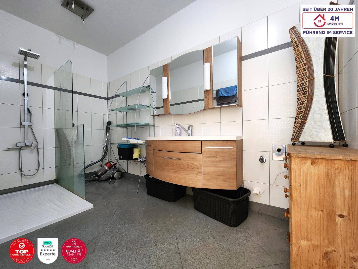 Bad mit Dusche