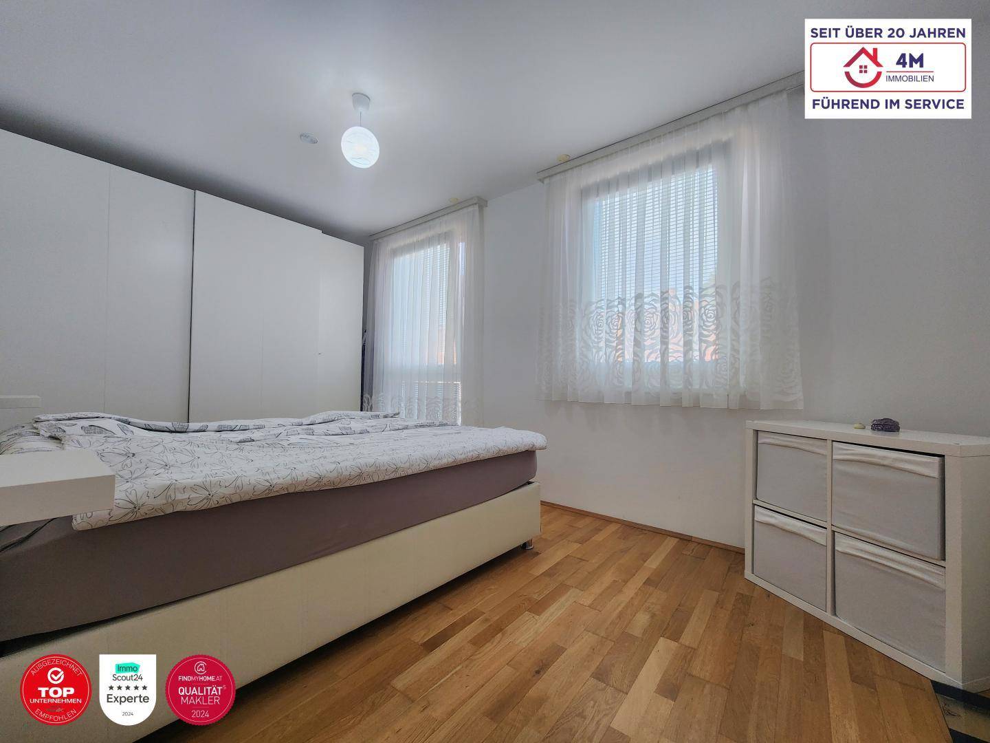 Schlafzimmer 1