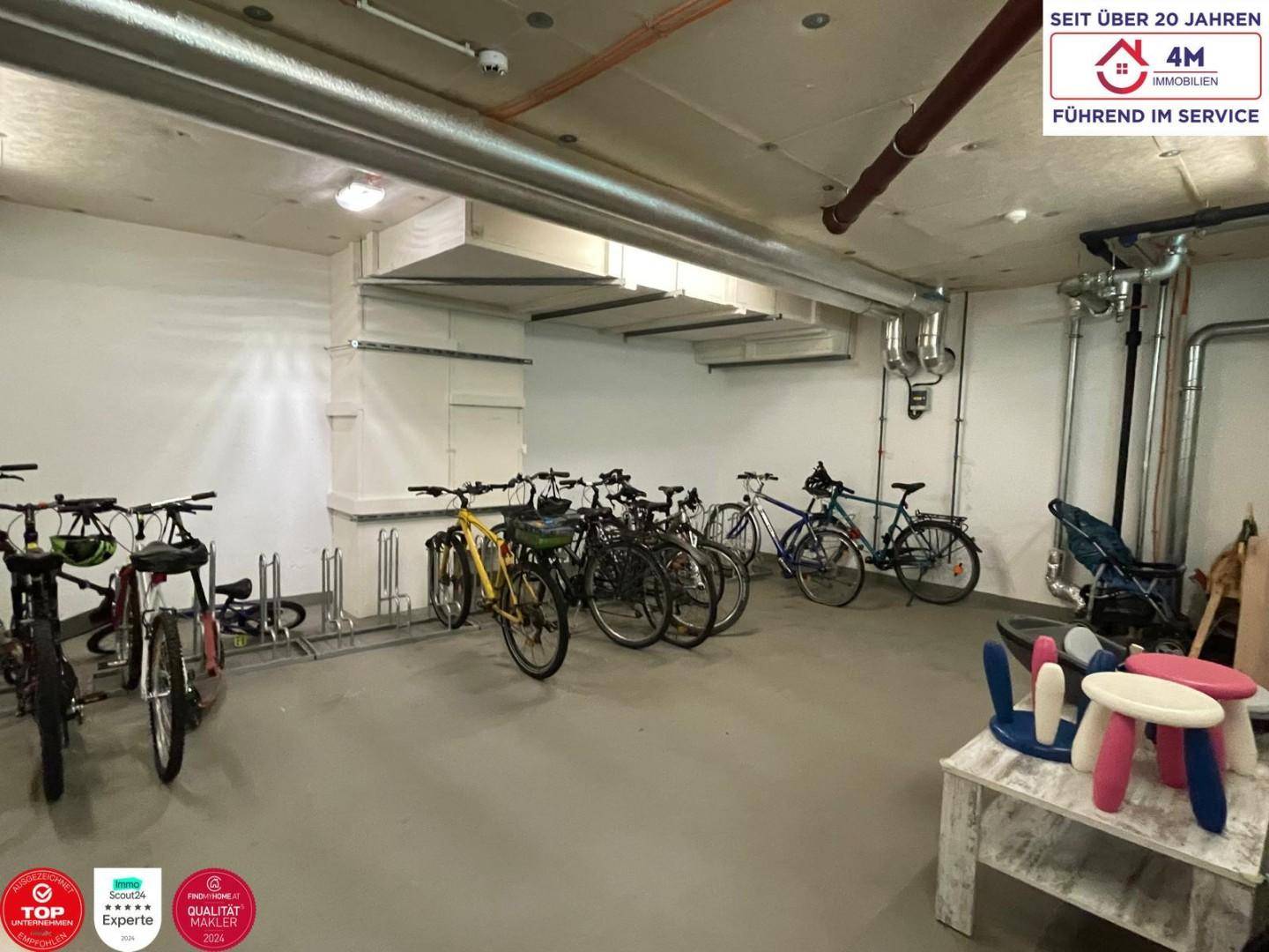 Fahrrad- Kinderwagenabstellraum