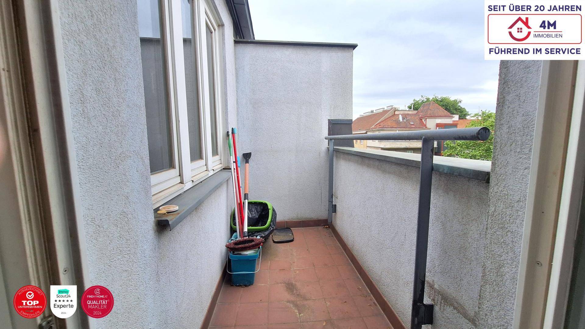 Terrasse straßenseitig