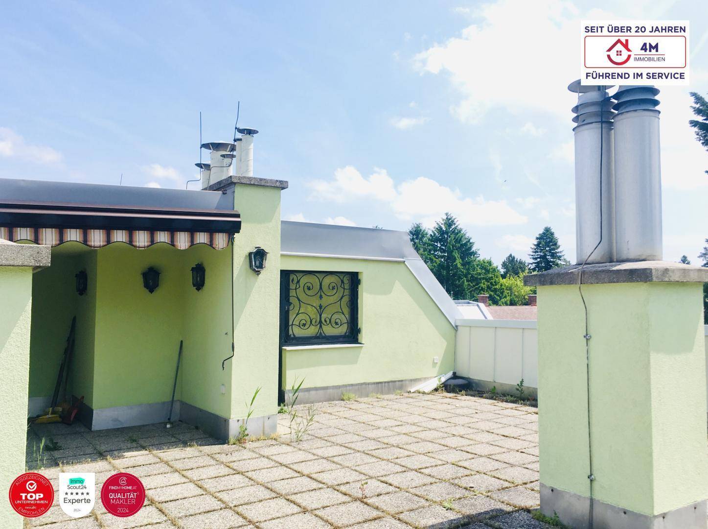 die gedeckte Sitzloggia ca. 10m2 groß
