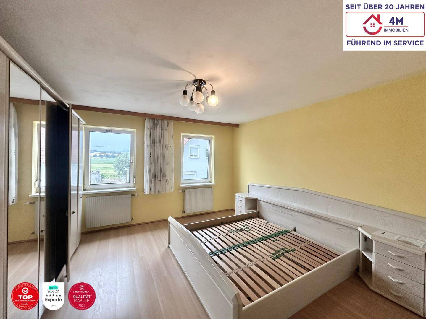 Schlafzimmer 1