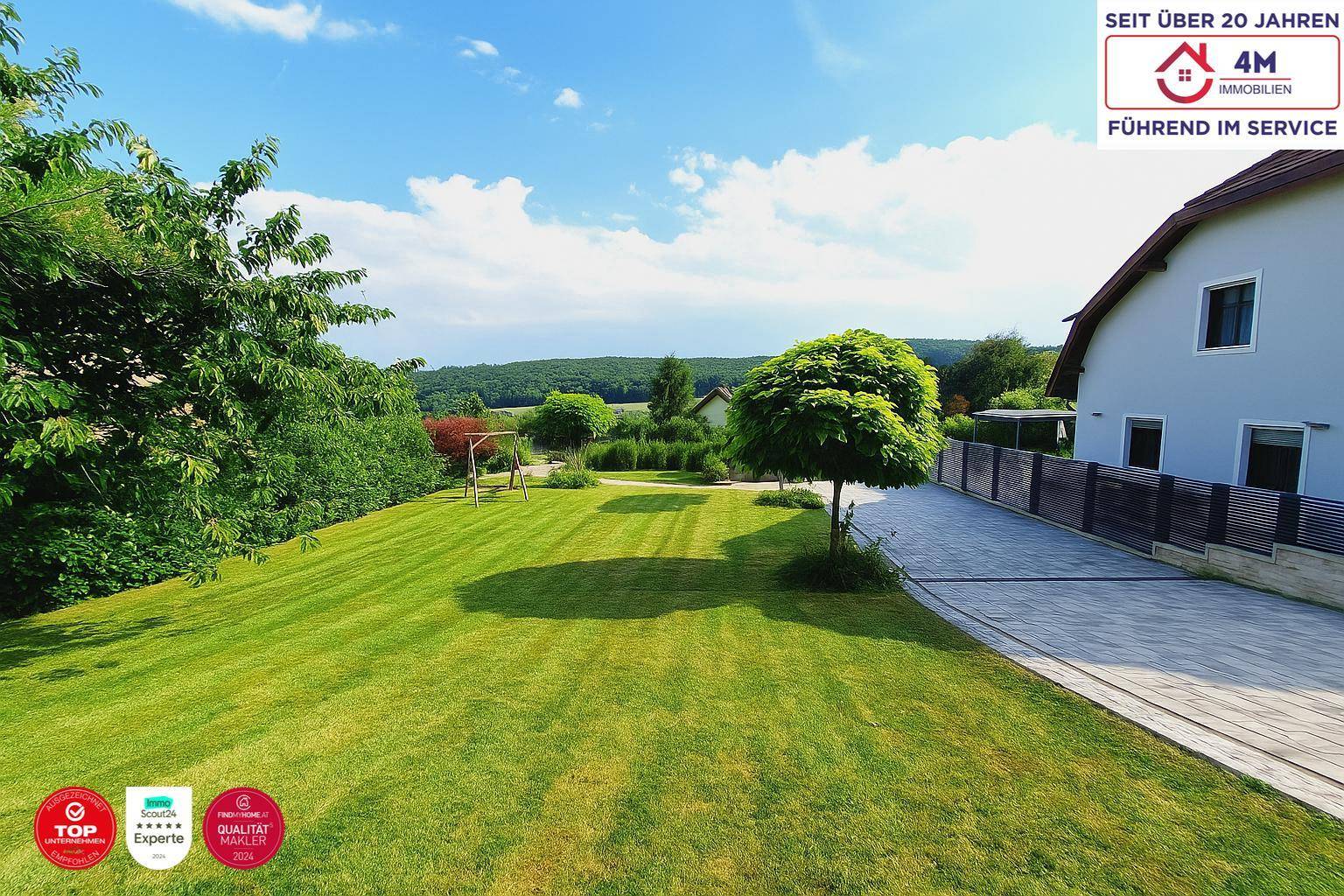 Garten und Einfahrt - Blick Richtung Süden