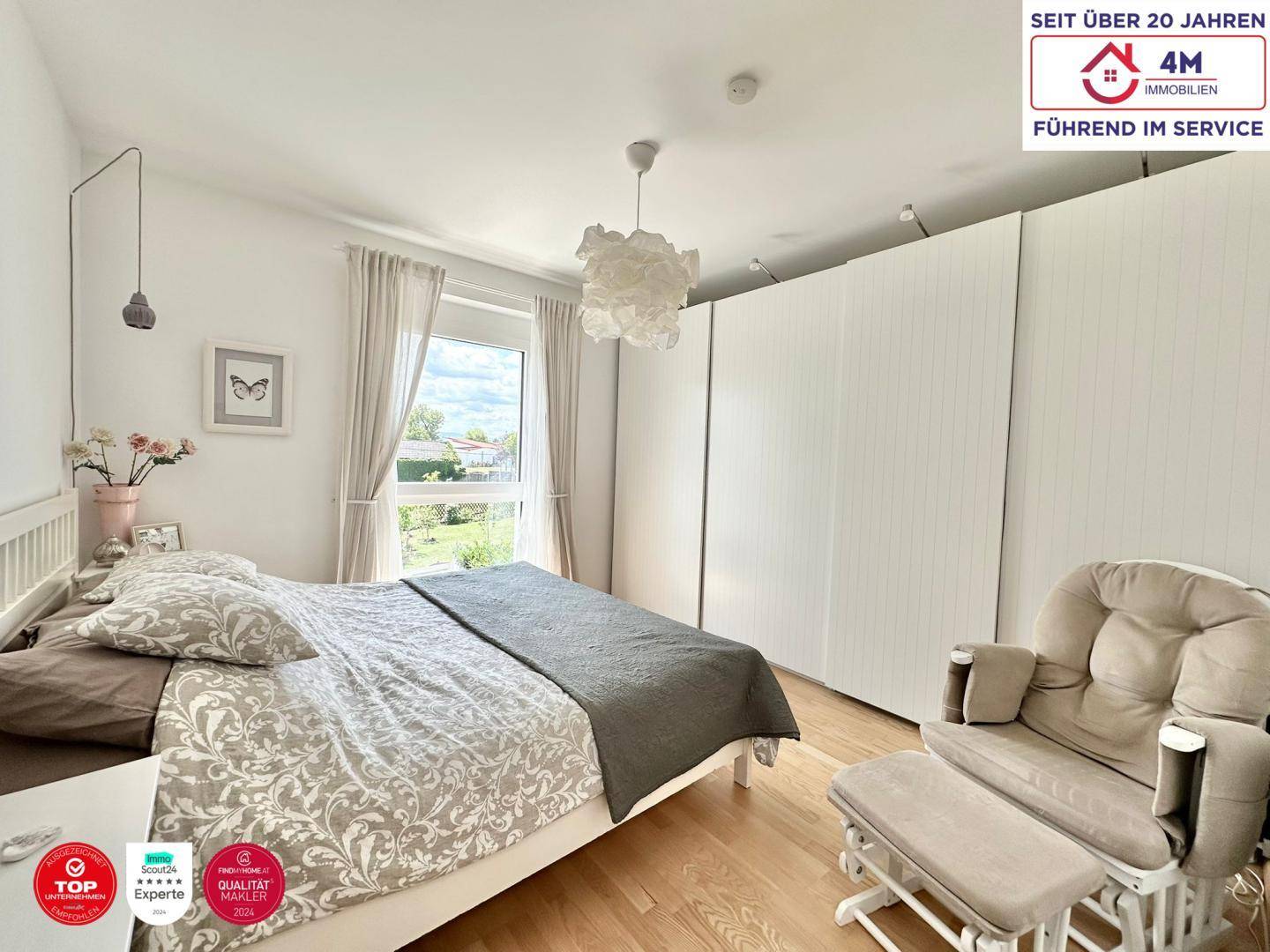 Schlafzimmer 1