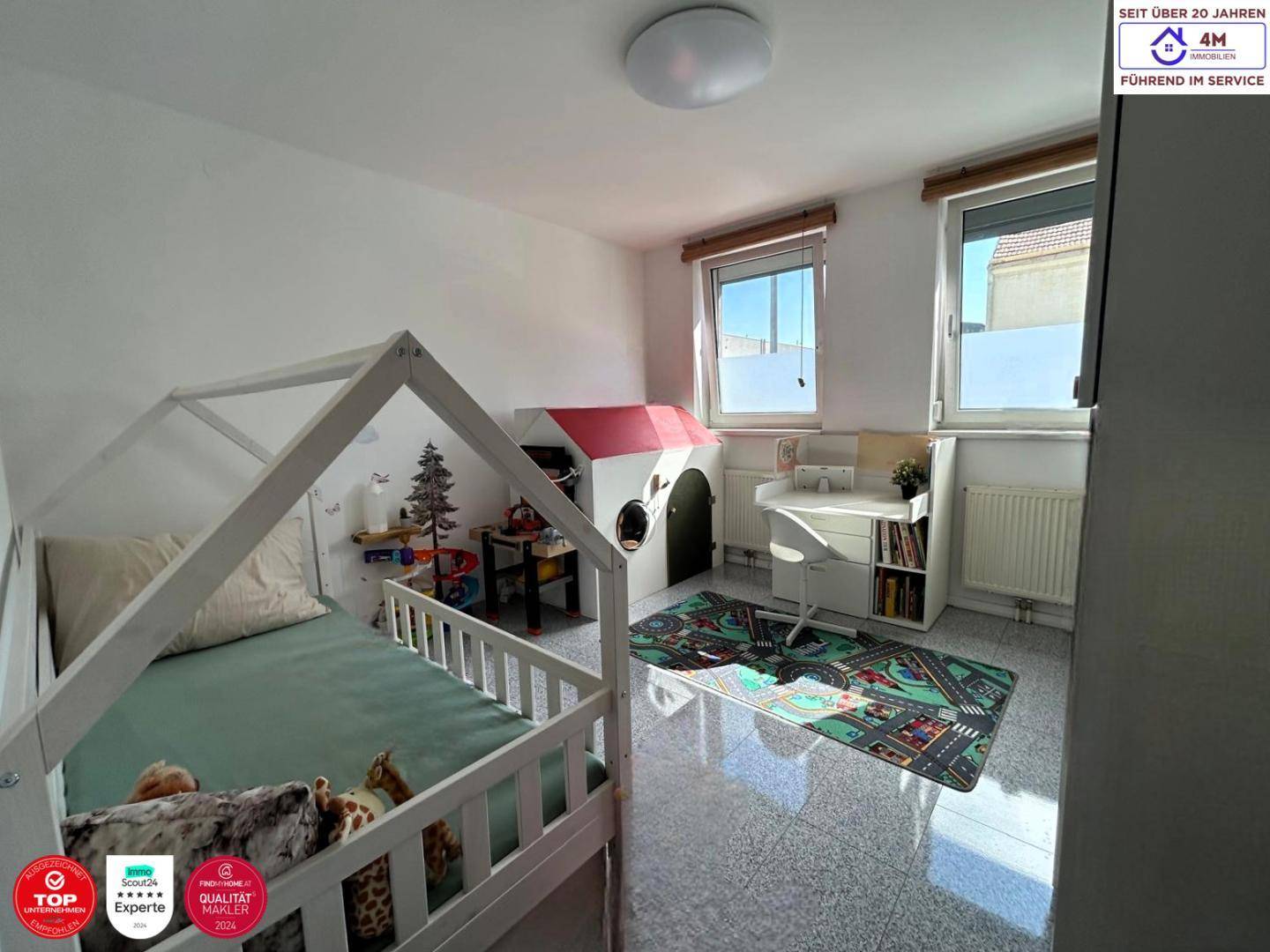 SCHLAFZIMMER 2