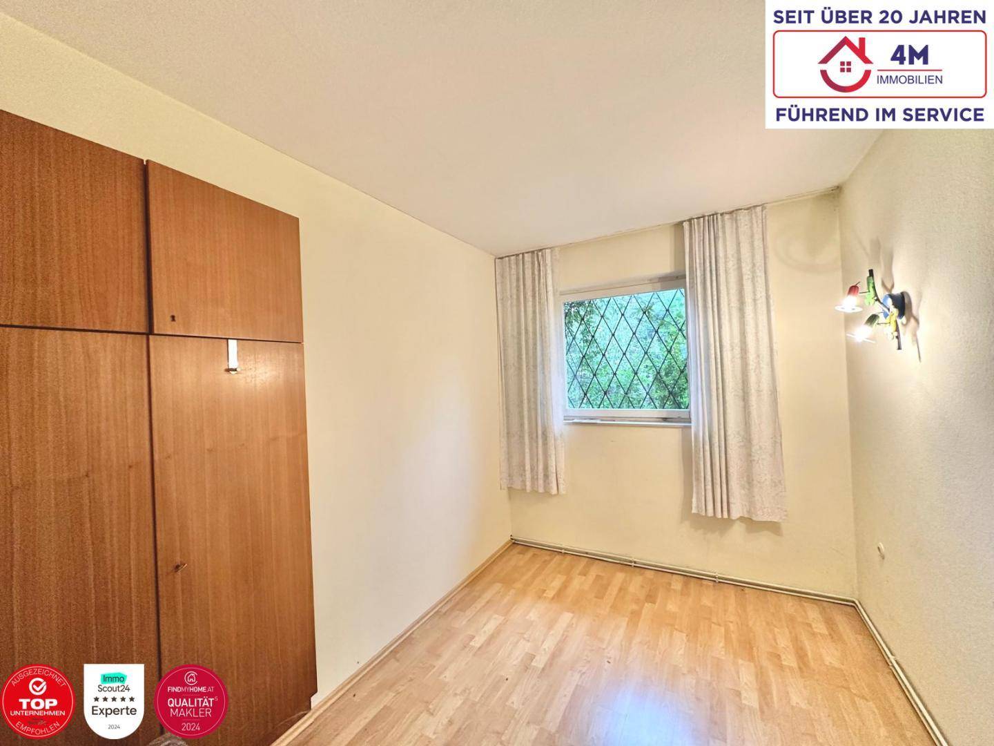 Schlafzimmer 1