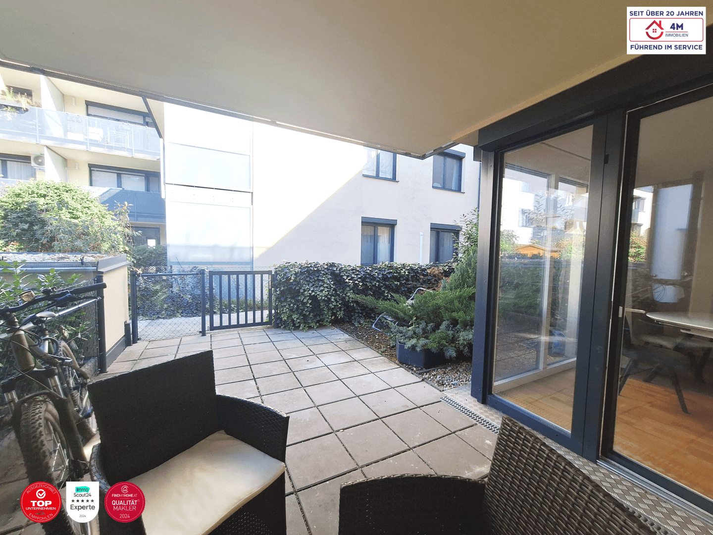 Loggia, Terrasse und Garten