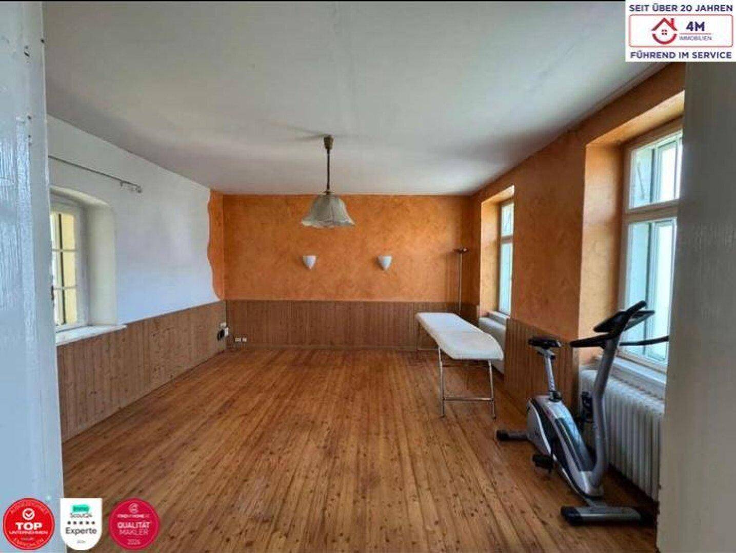 Charmantes Bauernhaus für Pferdeliebhaber auf 2.700 m² Grundstück - Mehr