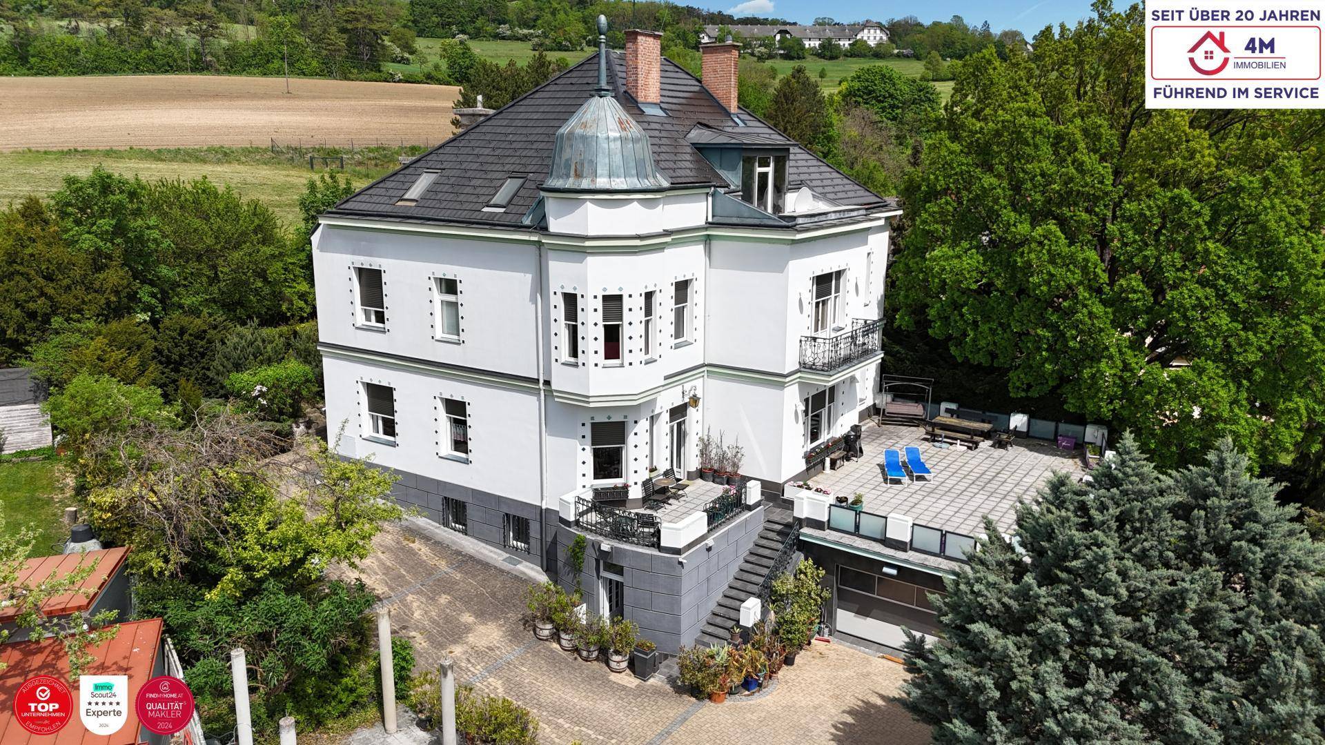 Einzigartige Villa mit Fernblick, Terrassen &amp; 1.759 m² Eigengrund ️ - Ansicht 2
