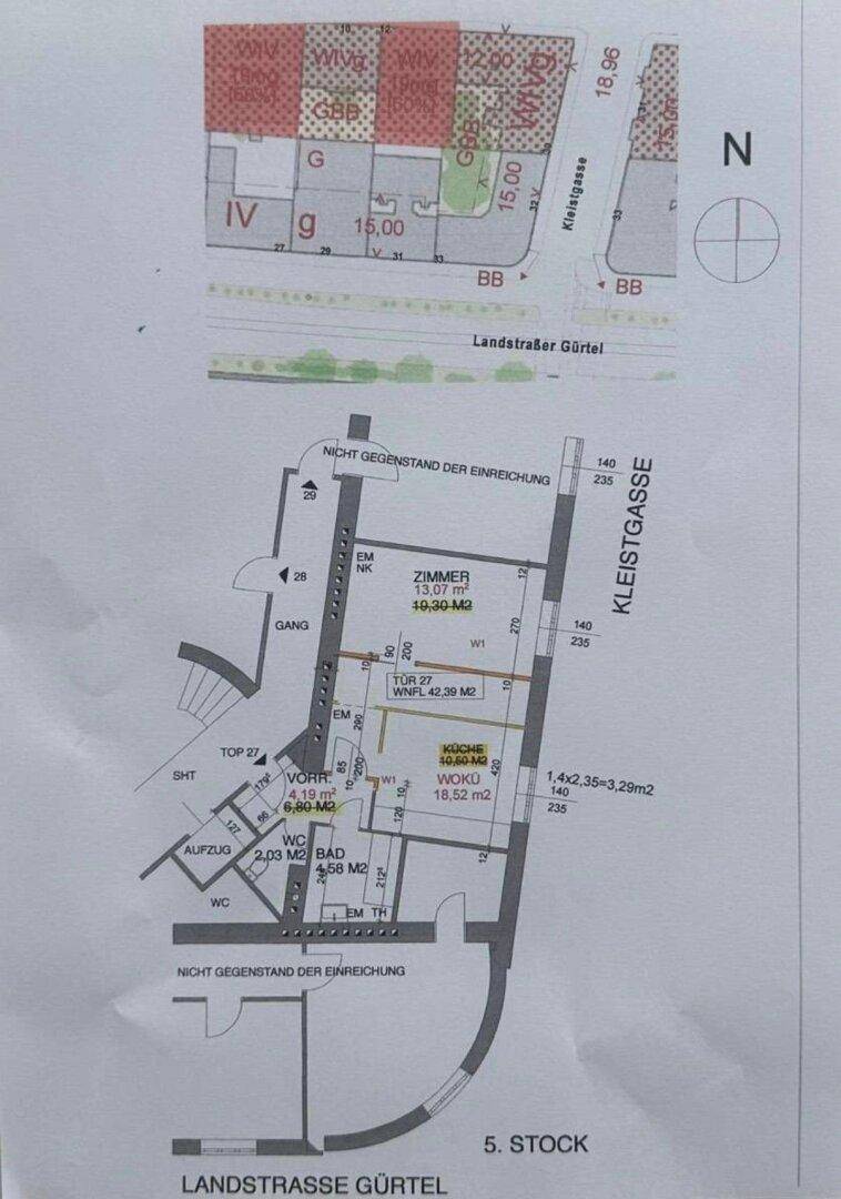 Grundrissplan einer Wohnung im 5. Stock mit Raumaufteilung und Maßen.