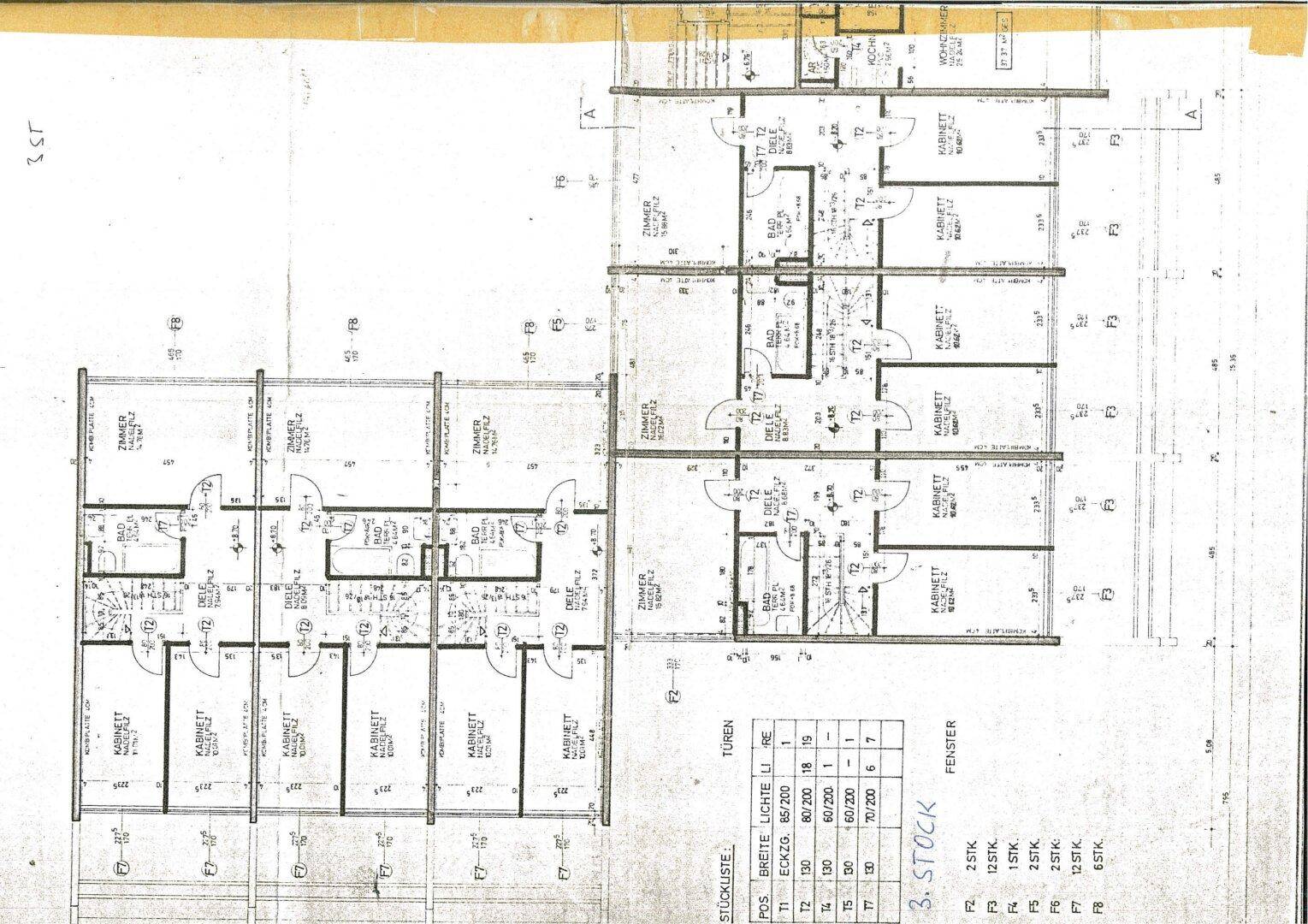 Detaillierter Grundriss des zweiten Obergeschosses mit Zimmern und Bädern.