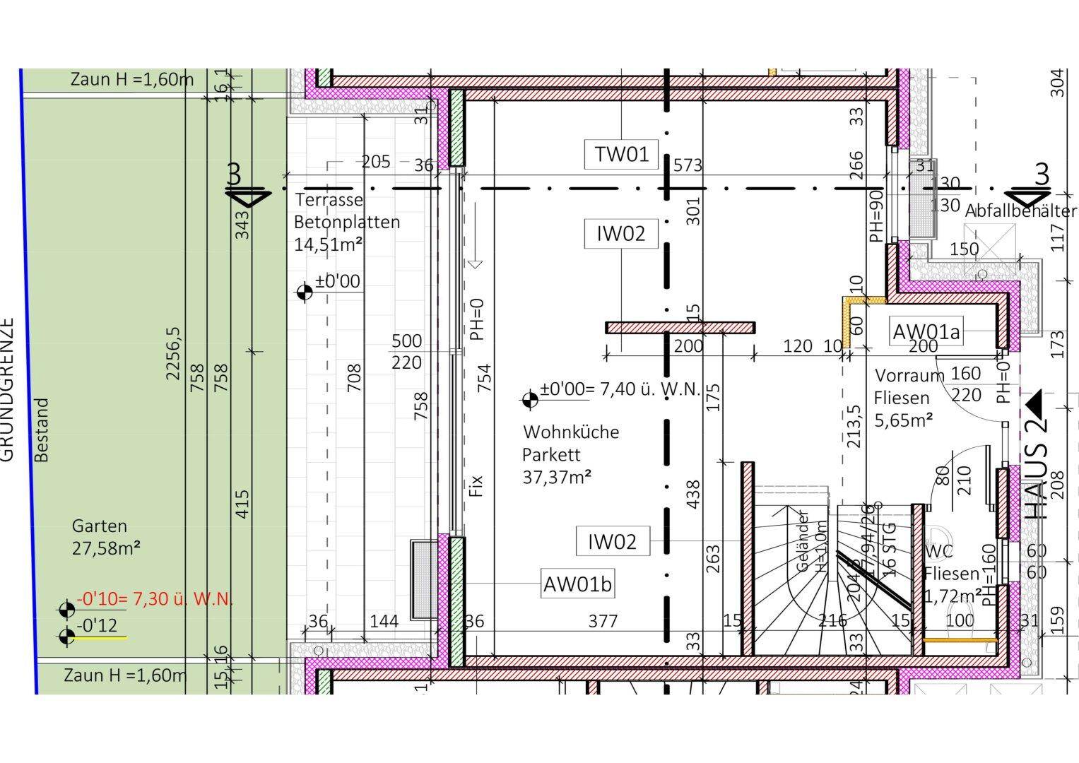 Grundriss des Erdgeschosses mit Wohnküche, Gäste-WC und Zugang zum Garten und zur Terrasse.