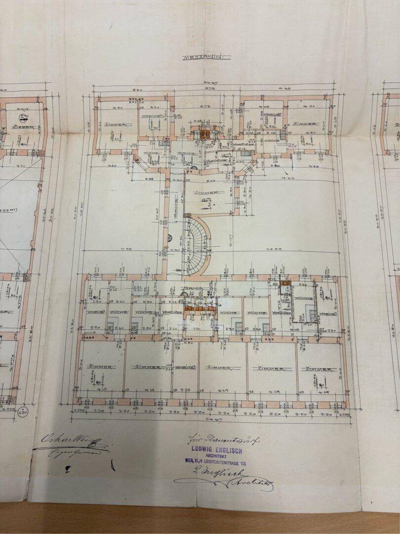 Historischer Grundriss des Mezzanin-Geschosses mit Zimmern und Gängen.