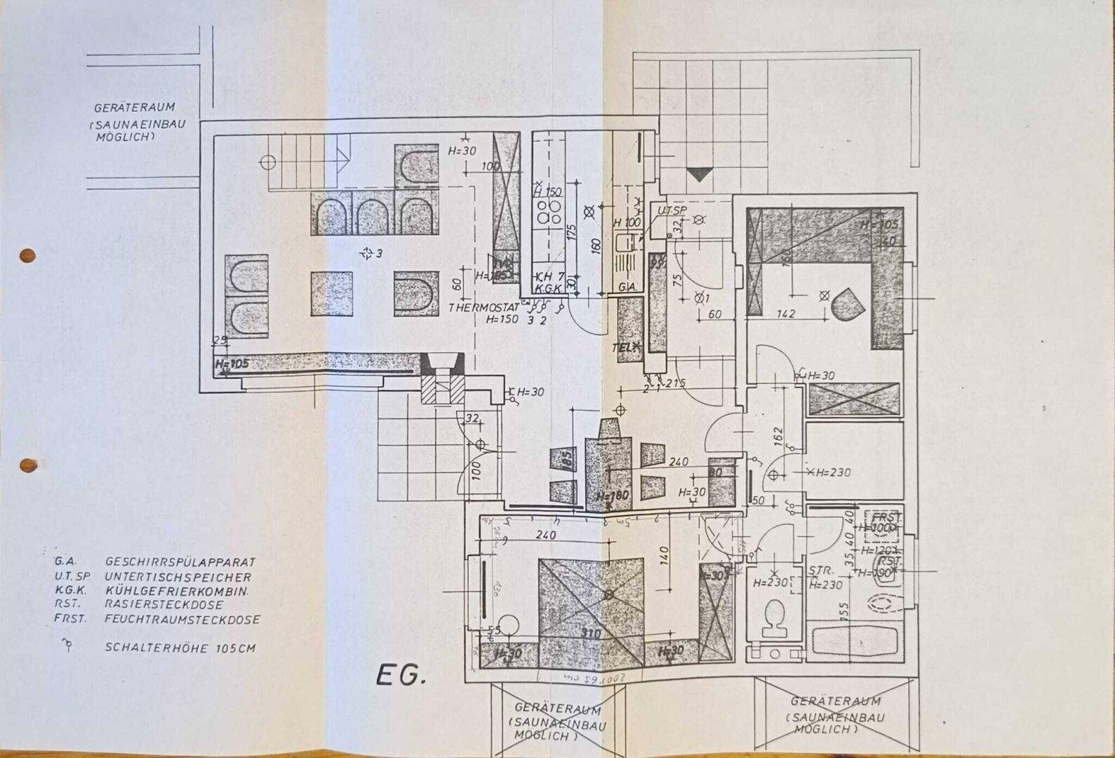Detaillierter Grundriss des Erdgeschosses mit potenzieller Sauna und Raumfunktionen.