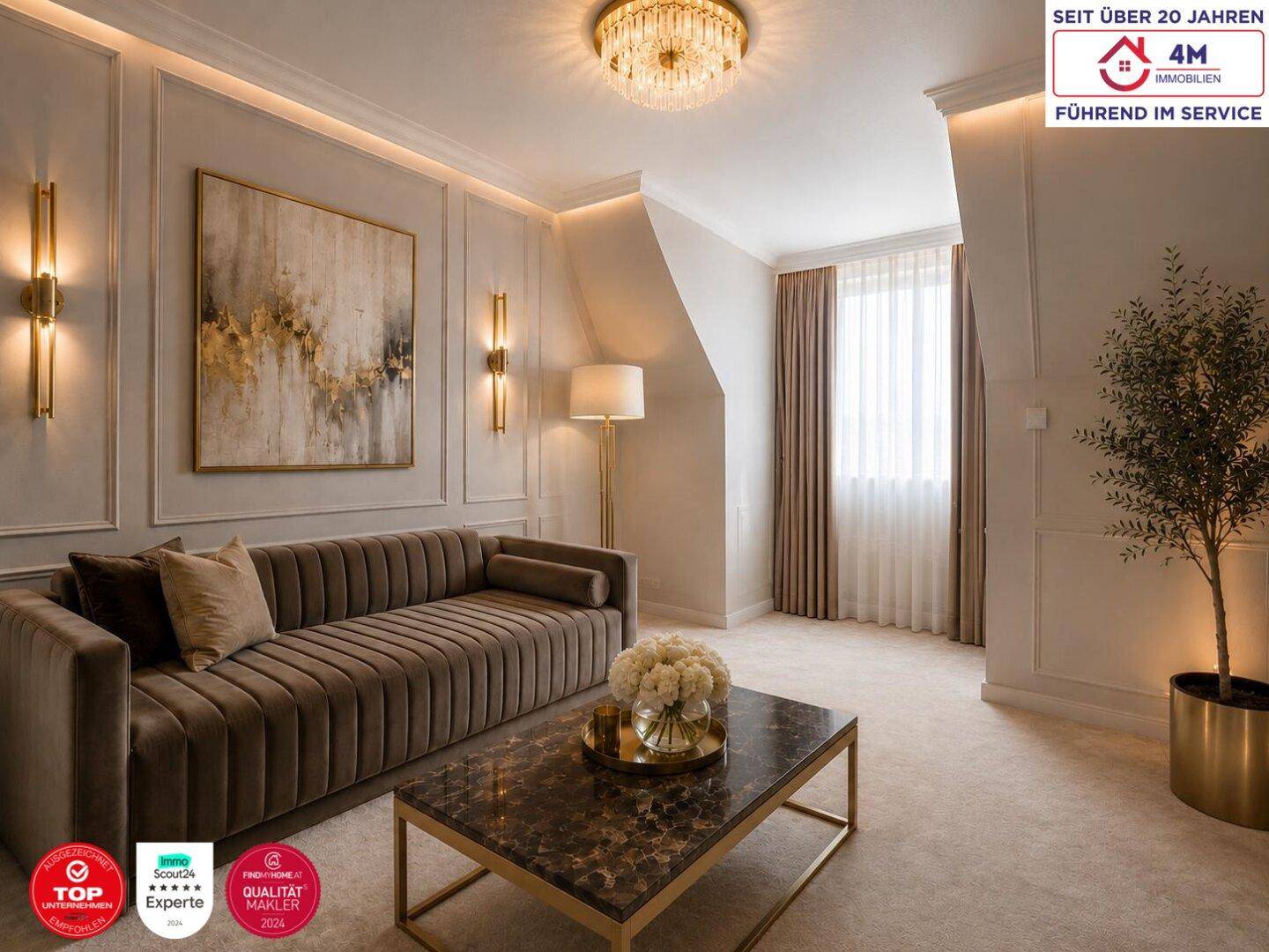 Stilvolles Wohnzimmer mit modernem Sofa, Couchtisch, Wandverkleidung und Fenster unter einer Dachschräge.