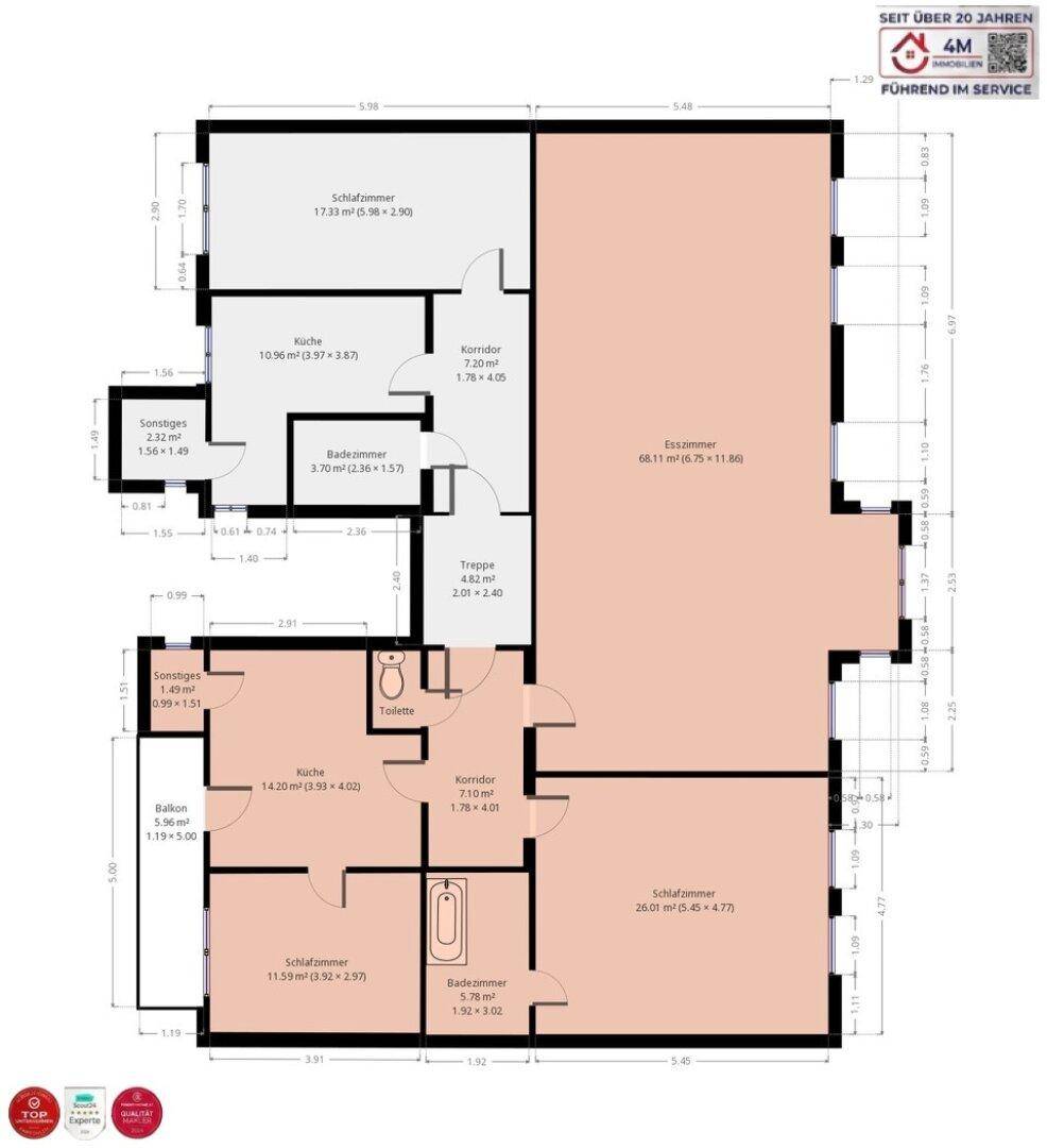 Detaillierter Grundriss einer Wohnung mit mehreren Schlafzimmern und Bädern.