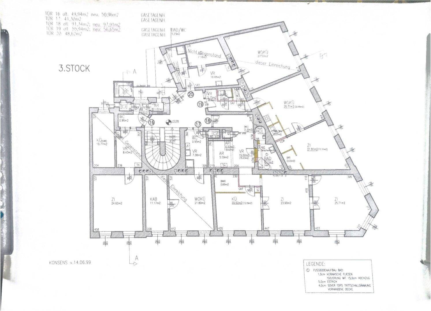Wohnungsgrundriss im 3. Obergeschoss mit offener Wohnküche, mehreren Schlafzimmern und Balkonzugängen.