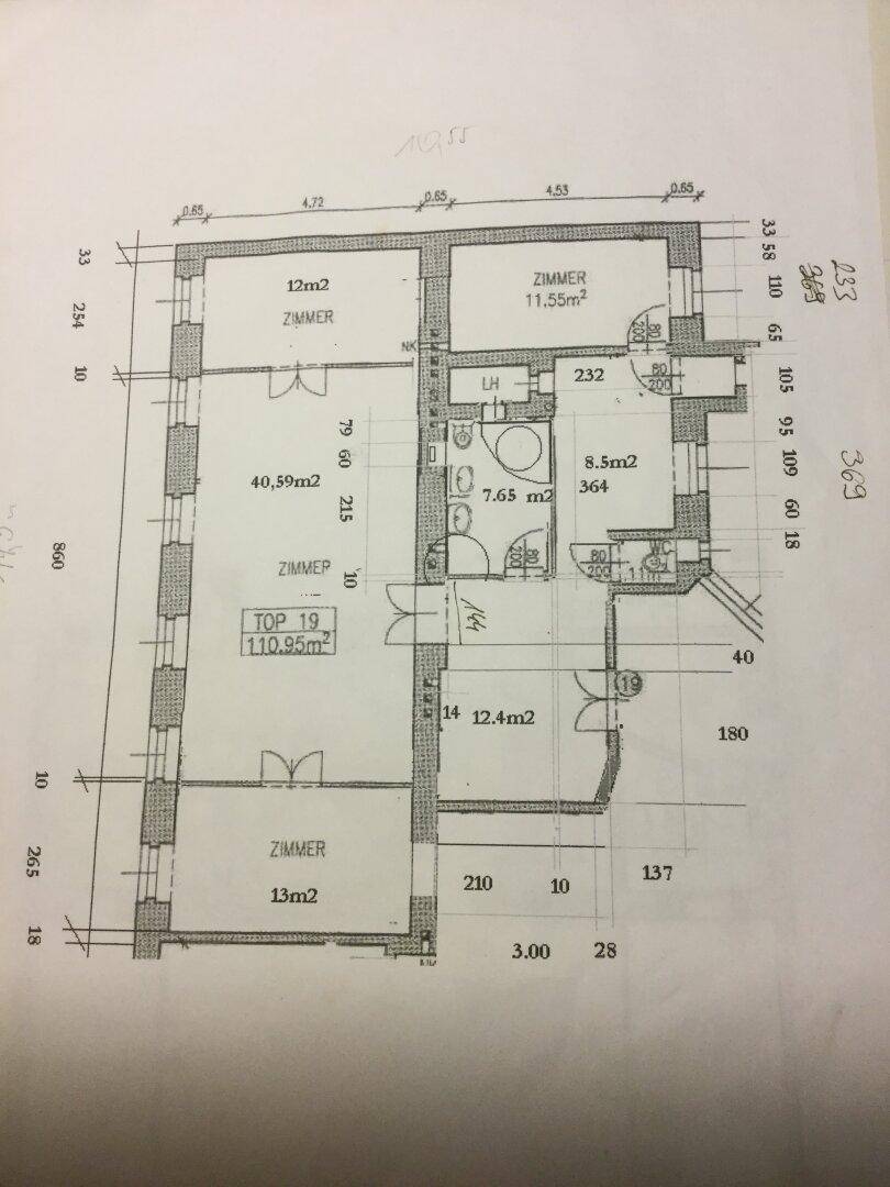 Detaillierter Grundriss mit Raumaufteilung und Flächenangaben für die Wohnung.