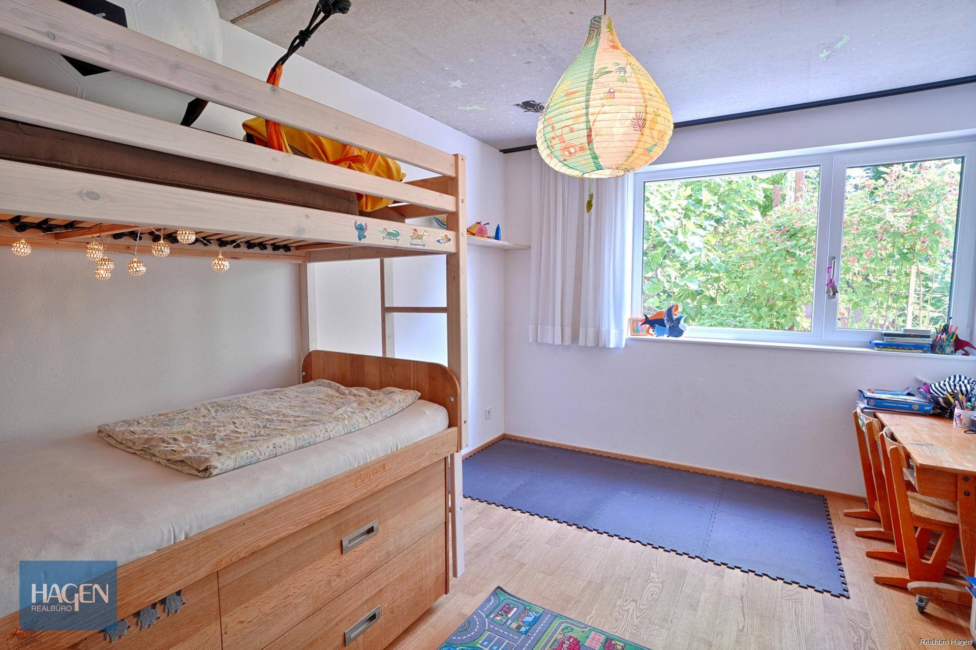 Kinderzimmer 2 EG