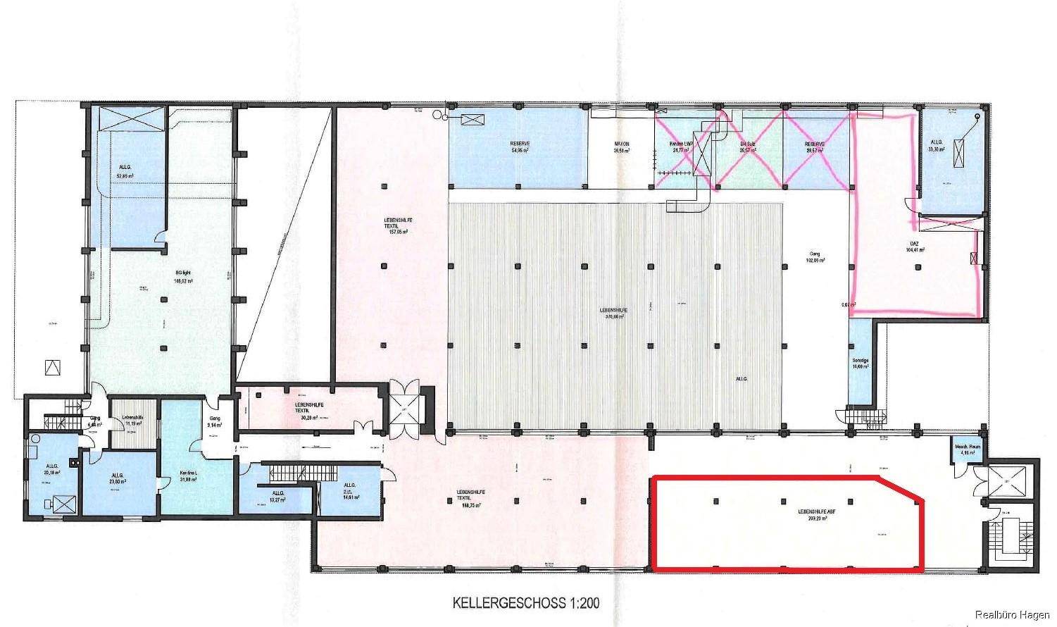 Detaillierter Grundriss des Kellergeschosses mit verschiedenen Räumen und Flächenangaben.