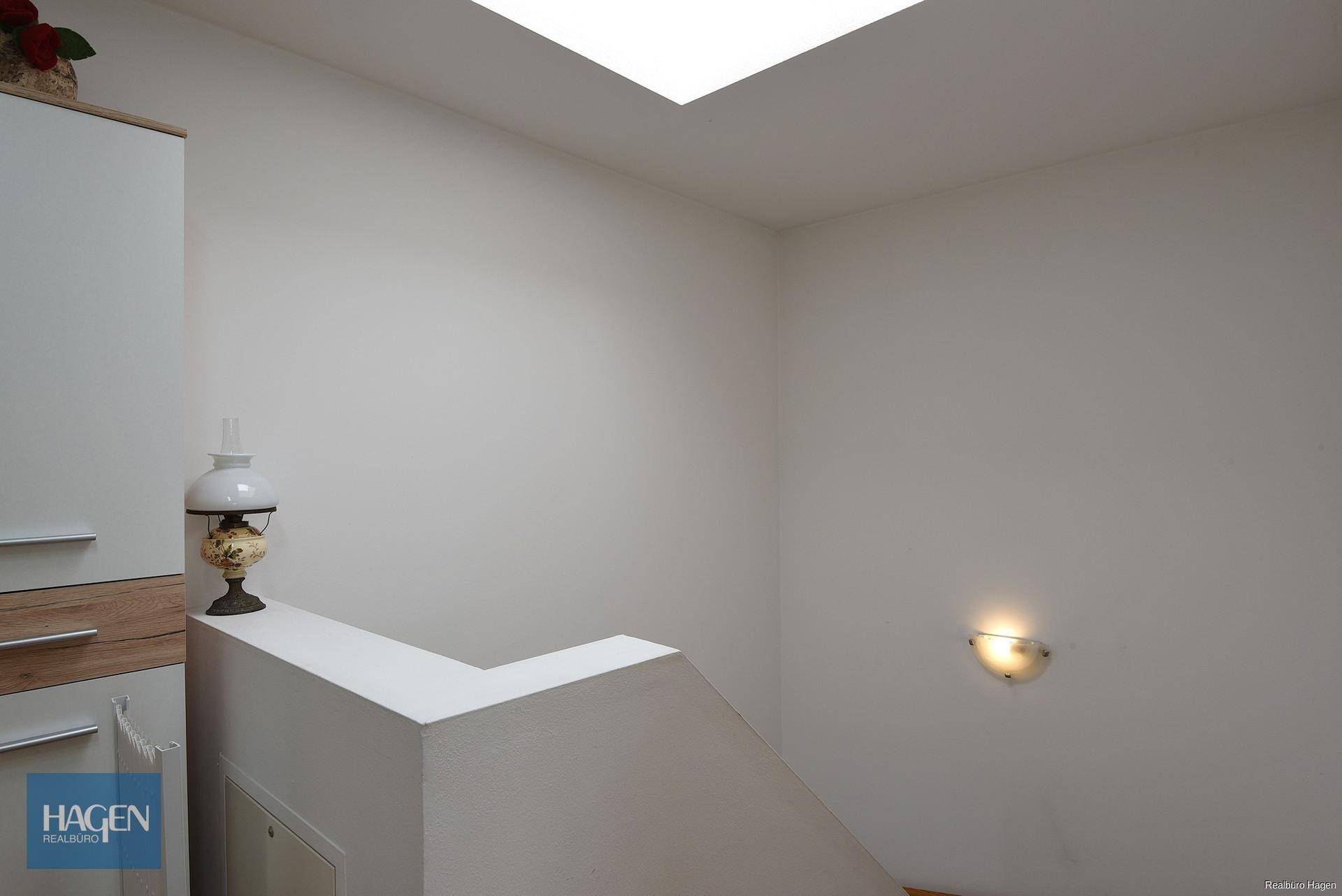 Stiegenaufgang mit Lichtkuppel