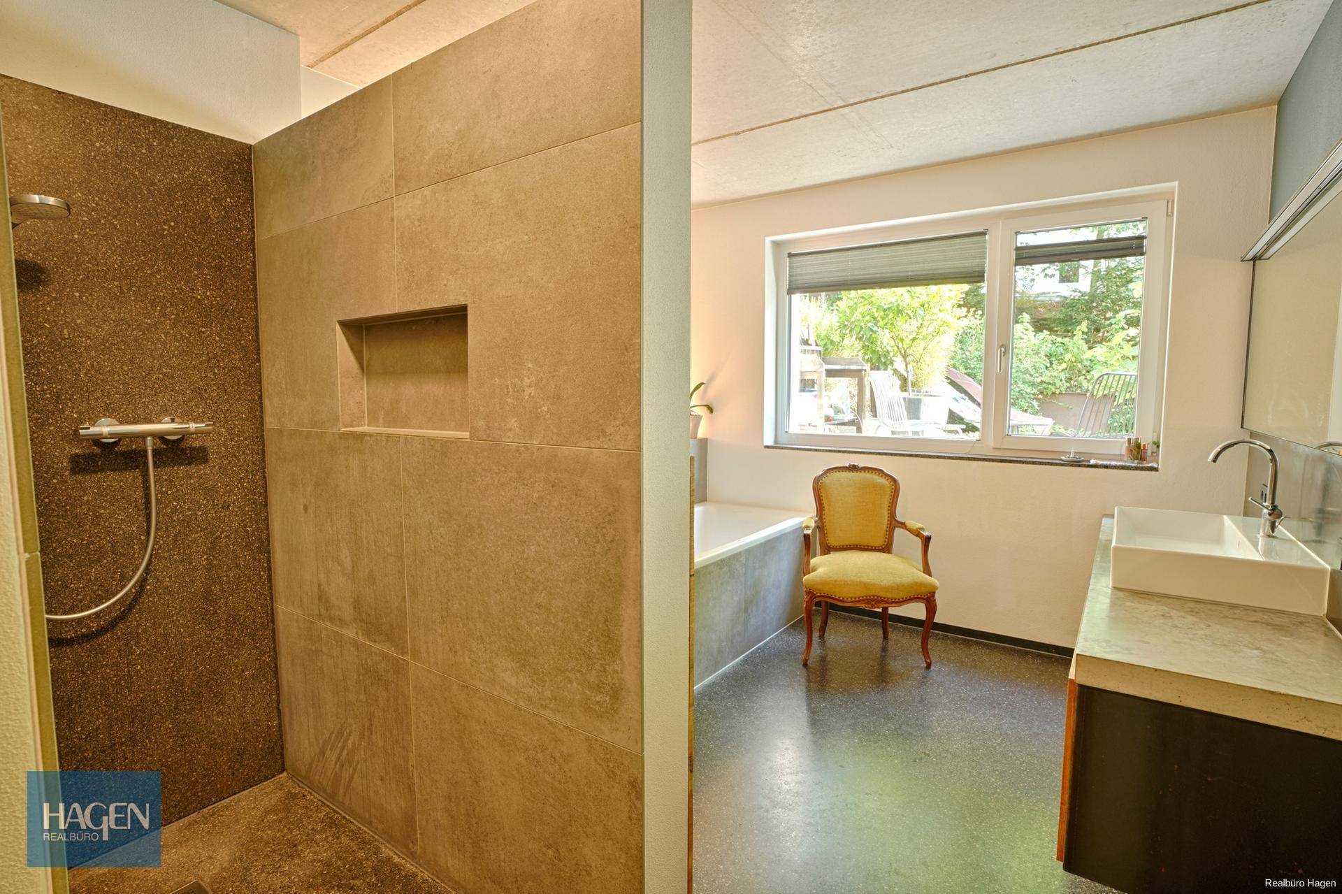 Badezimmer EG
